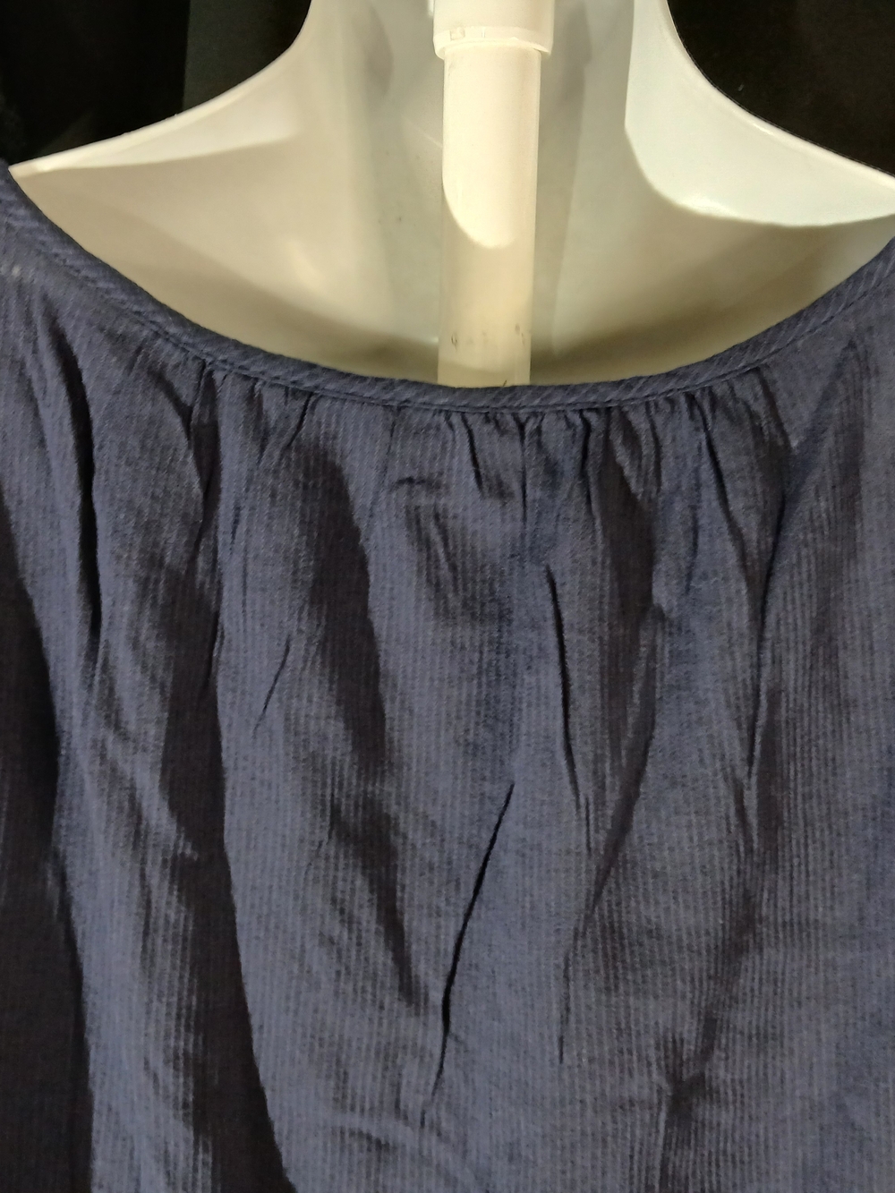 NWT GAP Navy Sleeveless V-Notch Pleated Peplum Lightweight Spring Summer Tank - Picture 8 of 15